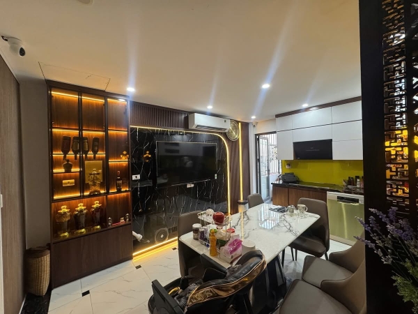 PHÂN LÔ HOÀNG QUỐC VIỆT