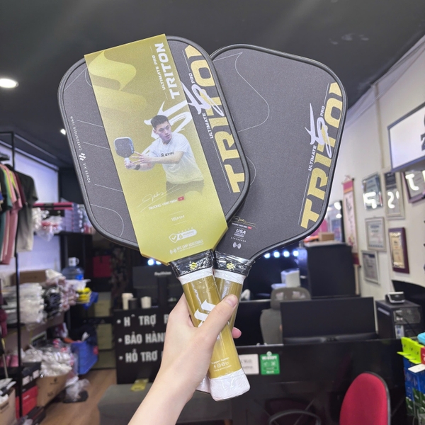 Vợt Pickleball Sypik Triton 5 Pro Vàng Gold Chữ Ký Trương Vinh Hiển 16mm