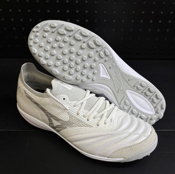Giày Đá Bóng Mizuno Morelia Neo Sala Beta Japan TF Trắng/Bạc – Q1GB269009