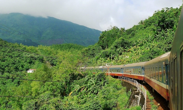 10 tuyến tàu ngoạn mục nhất thế giới 2025