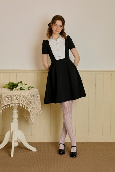 ARIA D28625- Đầm Trắng Đen Nơ Đá