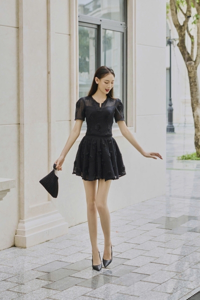 Black Rose - Áo và chân váy ren hoa hồng đen