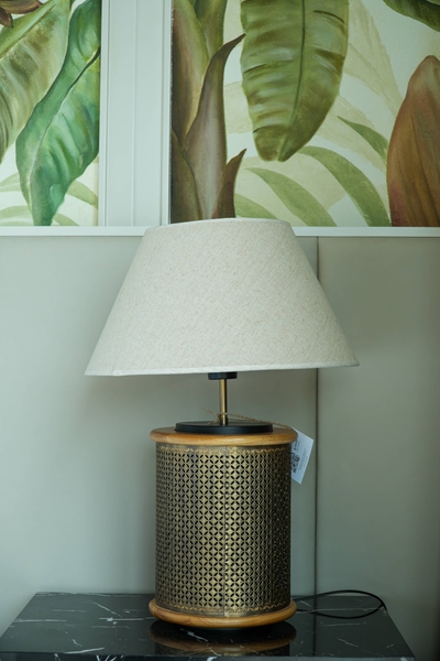 Rivius Ventari – Đèn Bàn Gỗ Mây Hoa Văn Indochine