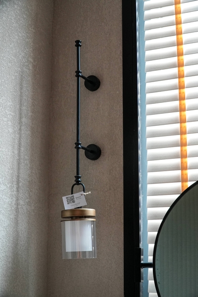 Rivius Ferra – Đèn Tường Treo Kim Loại Phong Cách Công Nghiệp Sang Trọng