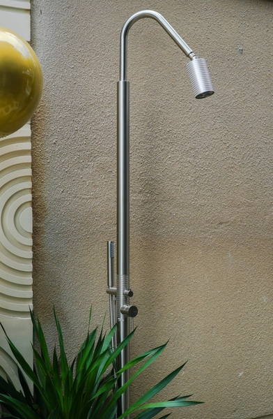 Rivius Aquava – Vòi Sen Ngoài Trời Dáng Đứng Tối Giản