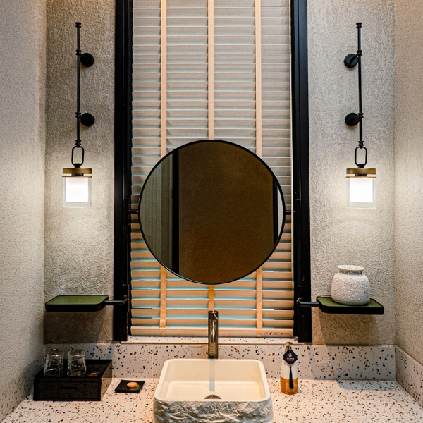 Rivius Ferra – Đèn Tường Treo Kim Loại Phong Cách Công Nghiệp Sang Trọng