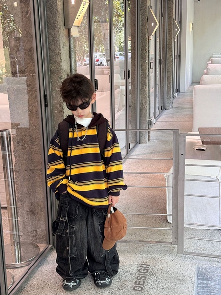 AD Hoodie Sọc Vàng Nón Đen FS