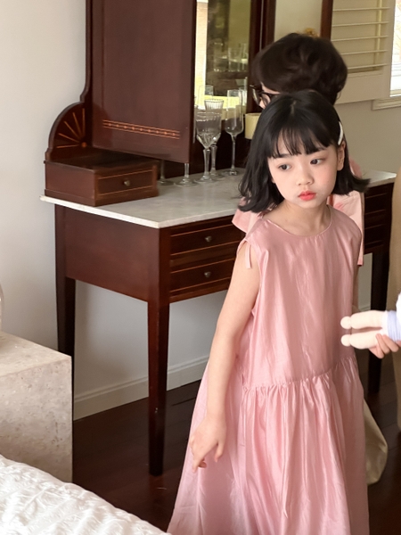VÁY DÀI HỒNG NƠ LƯNG KUMAI