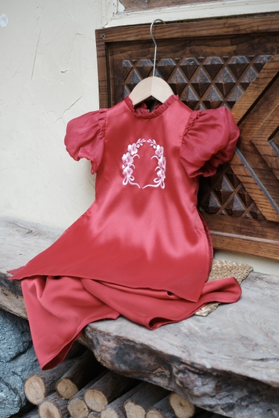 Set Áo Dài Đỏ Tay Phồng Thêu Hoa
