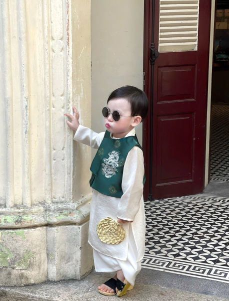 Set Áo Dài Kem Choàng Xanh Hình Rồng