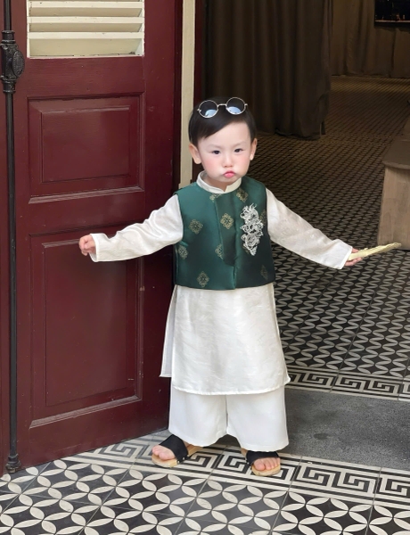 Set Áo Dài Kem Choàng Xanh Hình Rồng
