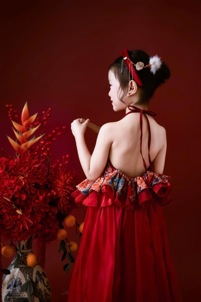 Set Dài Áo Yếm Họa Tiết Váy Đỏ Kèm Choàng