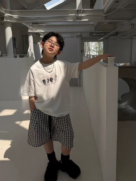 SN Áo 4 Mặt Trắng Quần Caro Ly