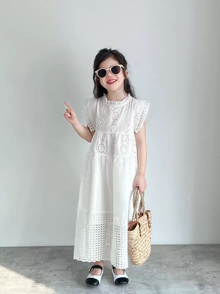 VD Maxi Trắng Ren JB
