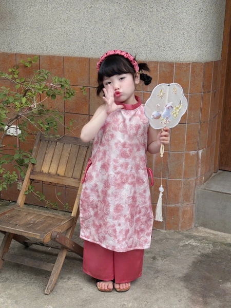 Set Yếm Hồng Loang Kèm Cài