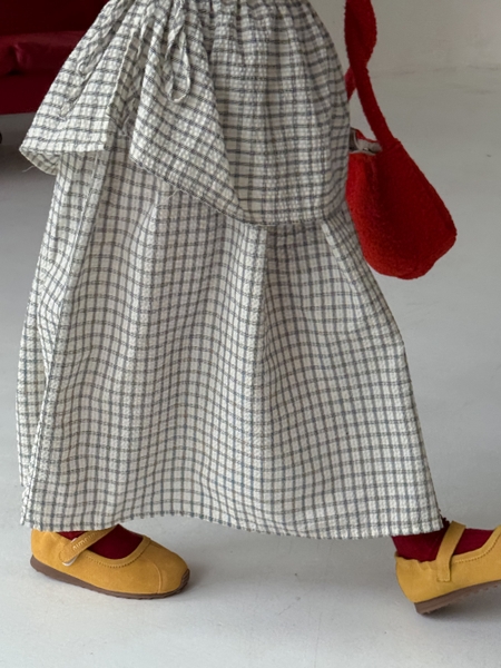 SET Áo Voi Trắng Chân Váy Caro KM