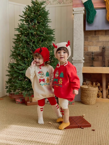 SD Áo Đỏ Bunny+Quần Kem Tommy+Nón Kem