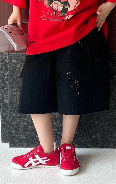 Quần Ngắn Đen Chấm Trắng SN
