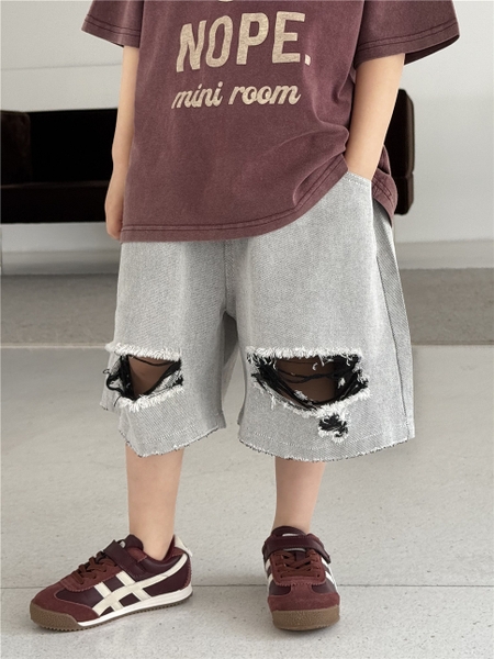 Quần Ngắn Xám Rách Đen SN