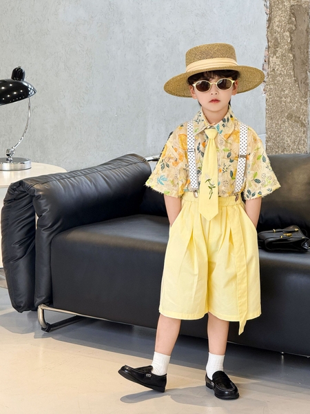 SN Sơ Mi Hoạt Tiết Quần Vàng Kèm Cavat Đai YH
