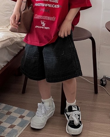Quần Ngắn Kaki Đen LY