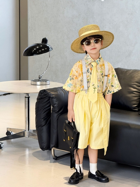 SN Sơ Mi Hoạt Tiết Quần Vàng Kèm Cavat Đai YH