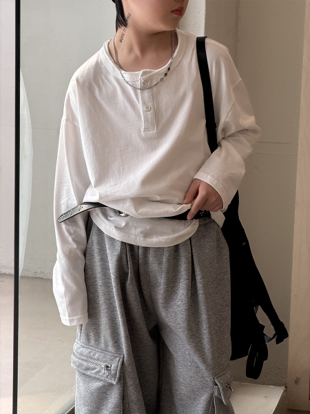 AD Trắng Nút Cổ Ly