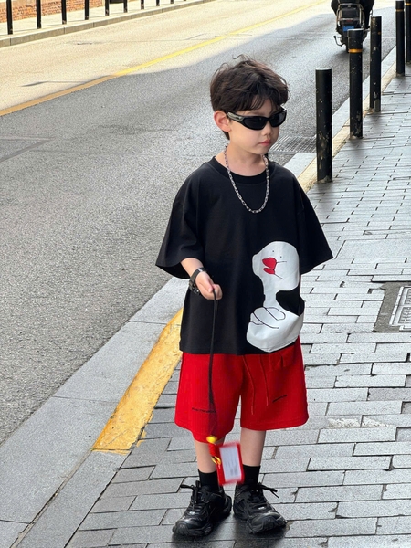 SET Ngắn Áo Vịt Đen Quần Đỏ FS