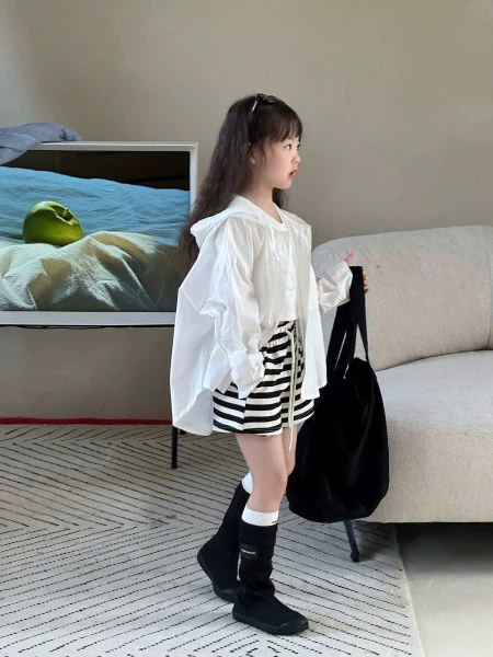 SN Áo Trắng Nơ Quần Kẻ Đen+Khoác YK