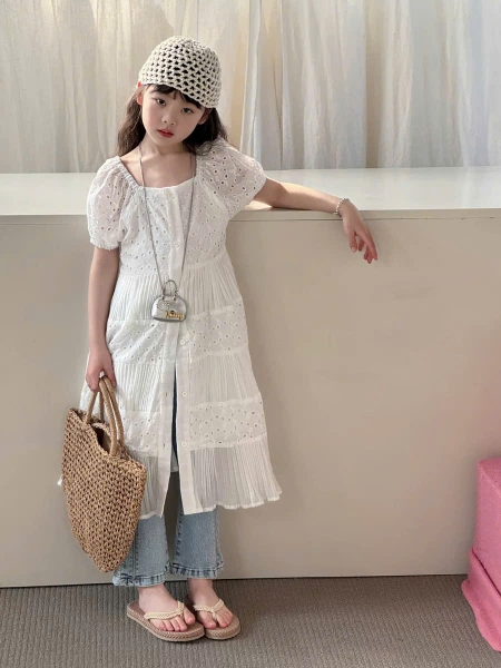 SD Váy Ren Trắng+Quần Jean Loe YK