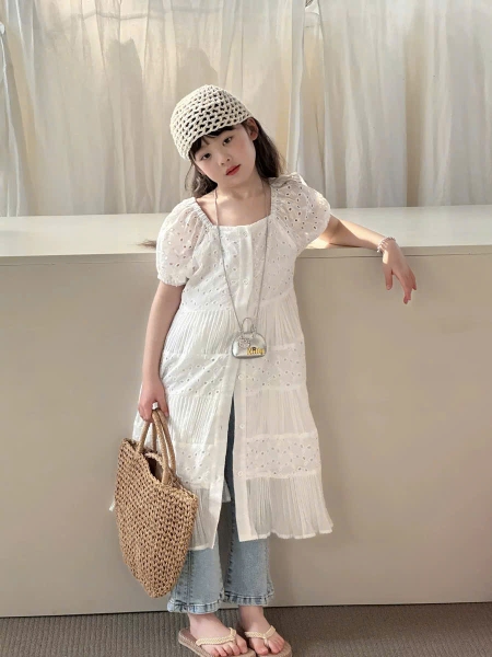 SD Váy Ren Trắng+Quần Jean Loe YK