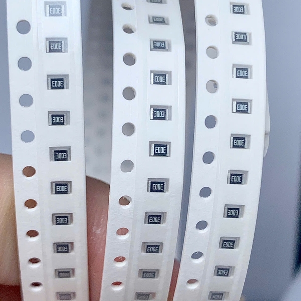 10 cái điện trở dán SMD 0805 300KR 300Kohm 304 3003