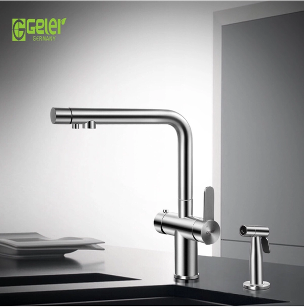 Vòi rửa bát Geler GL 3063 nóng lạnh, có thêm đường nước RO và vòi xịt vệ sinh chậu.