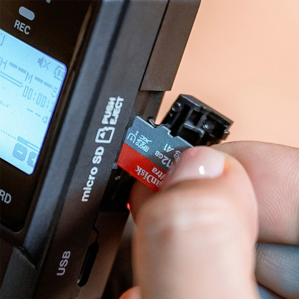Máy ghi âm cầm tay Tascam DR-05XP