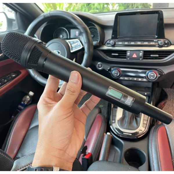 Micro Hát Karaoke Ô Tô Không Dây NMC 0808