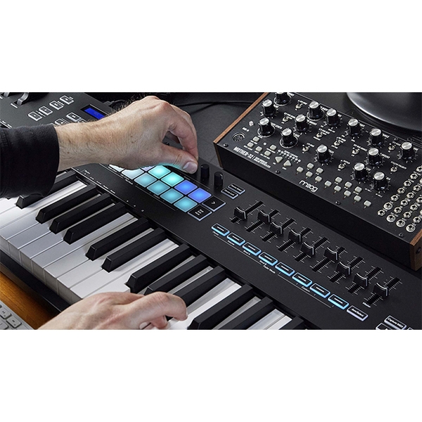 Novation Launchkey 88 MK3