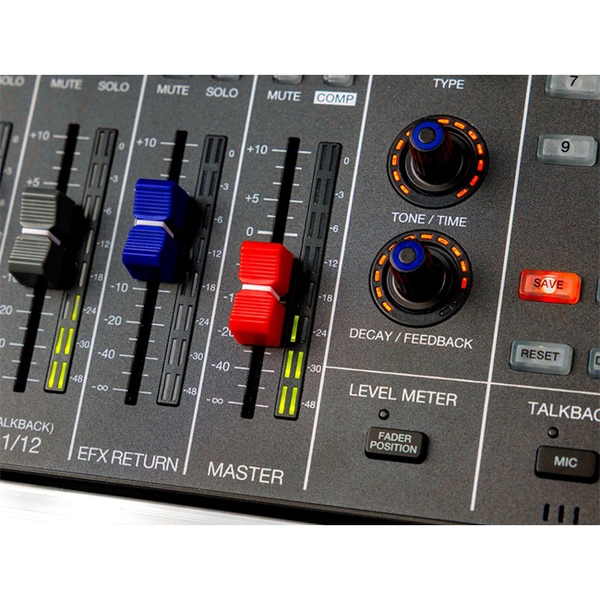 Mixer Zoom LiveTrak L12 next