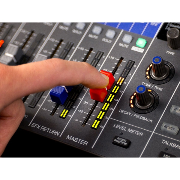 Mixer Zoom LiveTrak L12 next