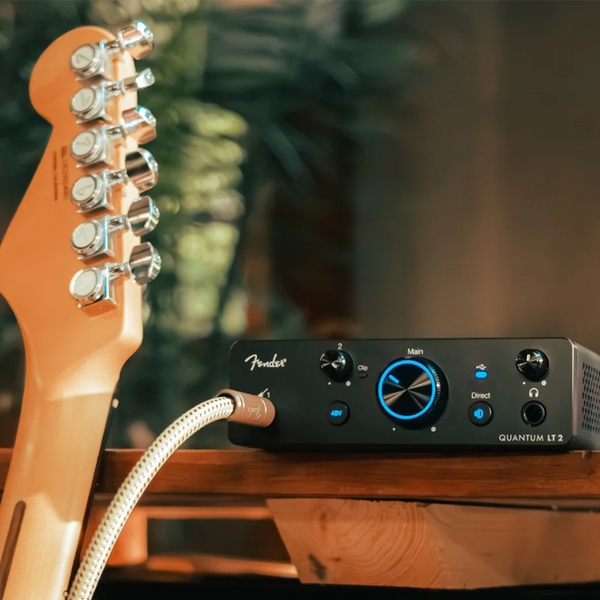 Soundcard thu âm Fender Quantum LT2