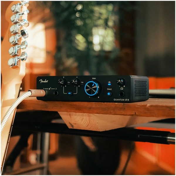 Soundcard thu âm Fender Quantum LT4