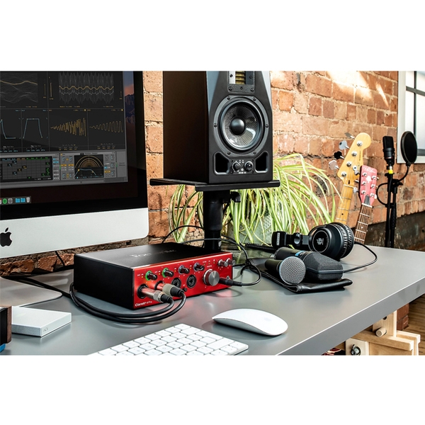 Soundcard thu âm Focusrite Clarett+ 4Pre USB-C