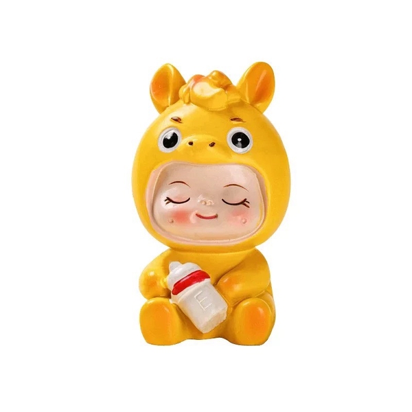 Tượng sứ -bé Ngựa vàng ôm bình sữa.