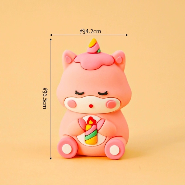Tượng silicon - ngựa pony hồng.