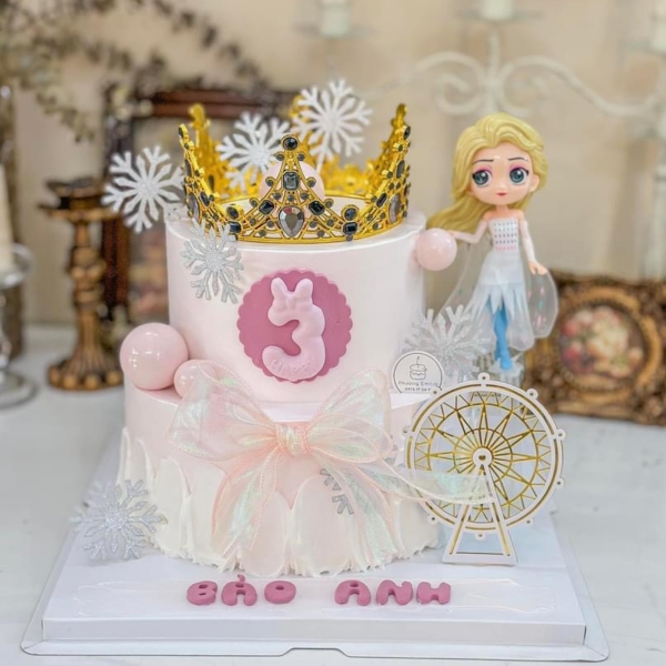 Vương miện đá đen - nhựa (vàng) đk 12.4cm.
