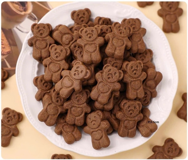 Bánh quy hình gấu đứng size to 3.6cm-MÀU NÂU ĐẬM (hộp nhựa TO 200gam).