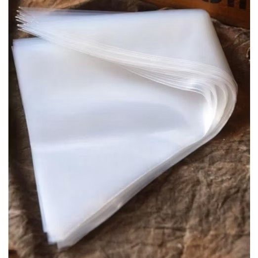 1kg Túi bắt kem VN loại trơn không chữ (kt 29x33x42cm) (1kg khoảng 215 chiếc).