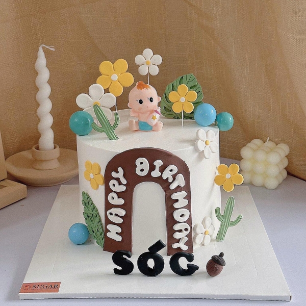 Em bé bình sữa TRAI-NHỰA CỨNG.