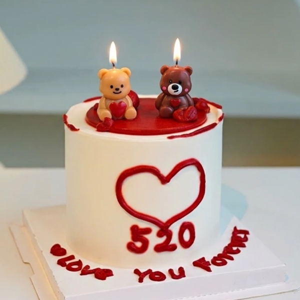 Vỉ 5 nến gấu vàng nâu ôm tim đỏ (mẫu mới).