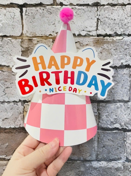 Set 10 mũ 3D cán bóng giấy đẹp kt dk 13cmx cao 20cm -CARO HỒNG TRẮNG (gắn chữ HPBD) M34.