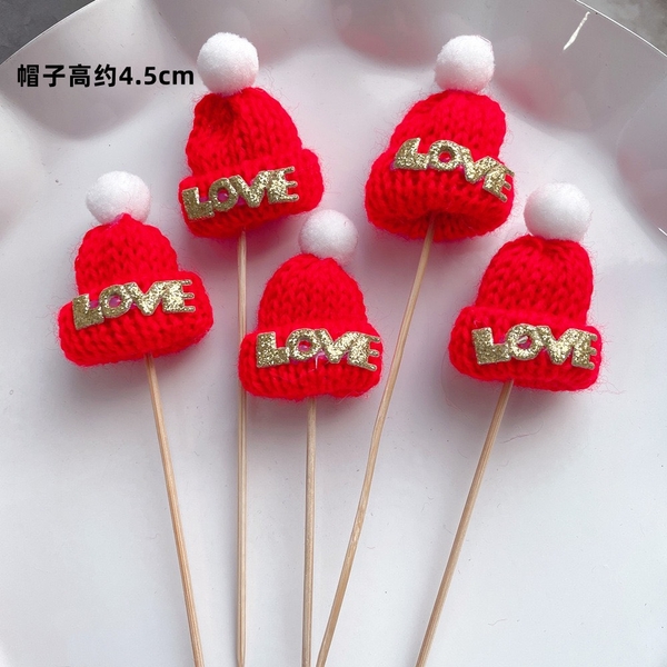 Set cắm Noel vải-5 mũ màu đỏ chữ LOVE..